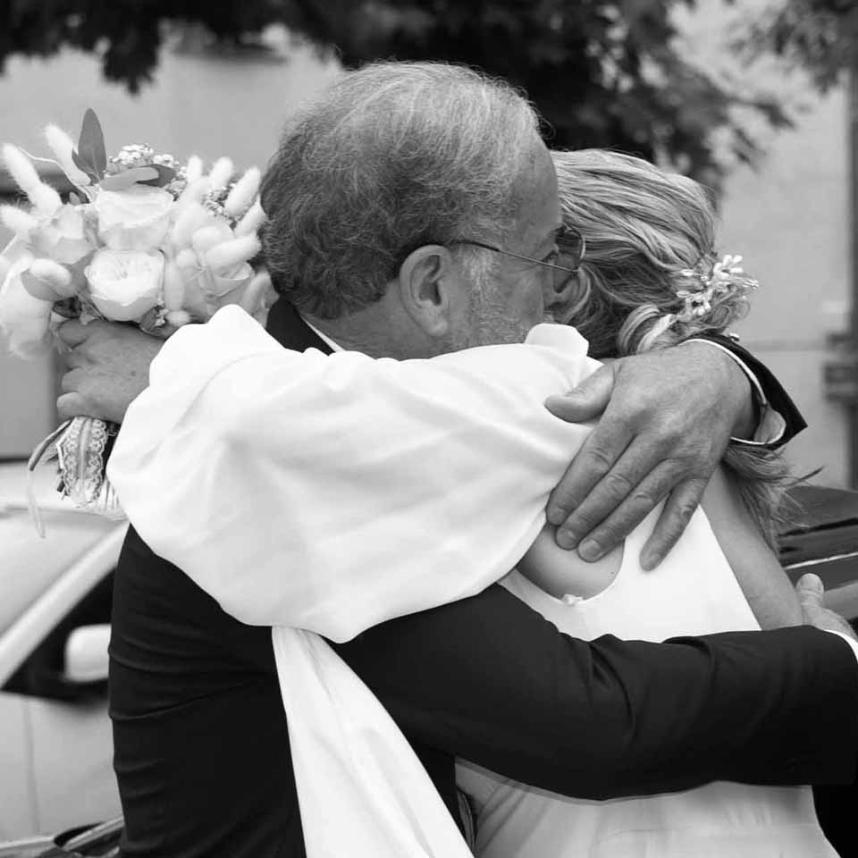 papa et sa fille à un mariage – moment d’émotion Ariège